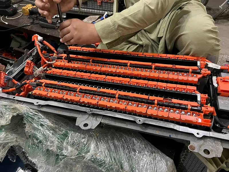 Hybrid battery and ABS | Toyota Prius | Aqua | Axio Hybrid battery

                                                            alt=