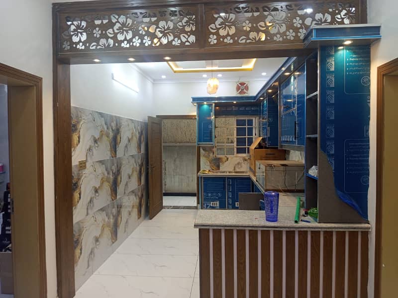 11 Marla Double Storey House Available For Sale

                                                            alt=