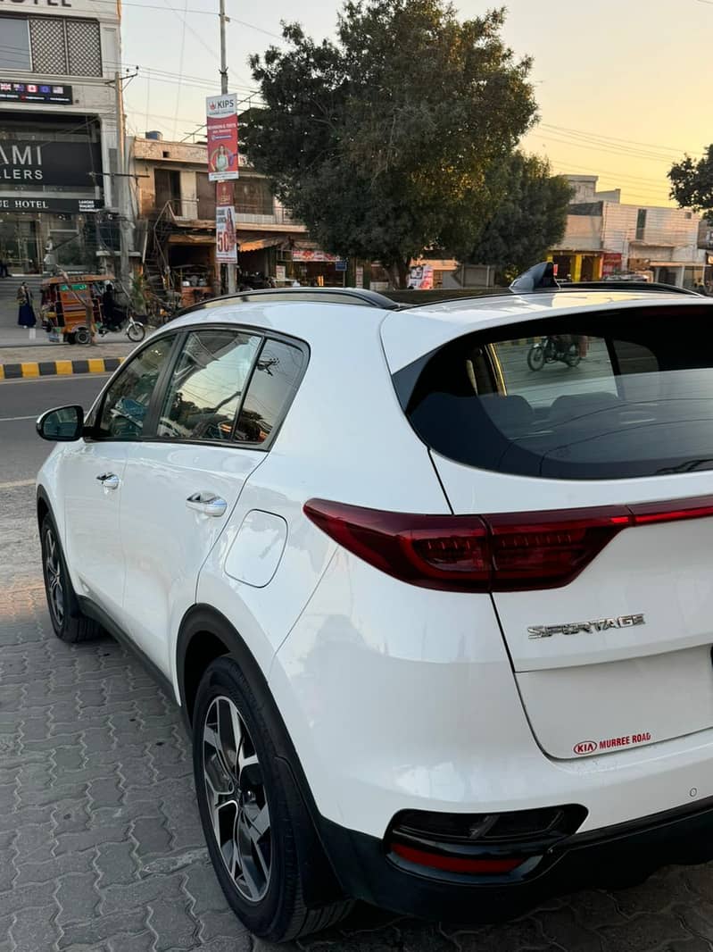 Kia Sportage FWD 2021

                                                            alt=