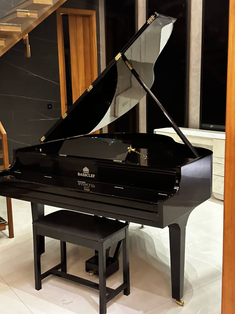 Bassclef Grand Piano/Grand Piano/piano/pool table/Keyboards/Digital

                                                            alt=