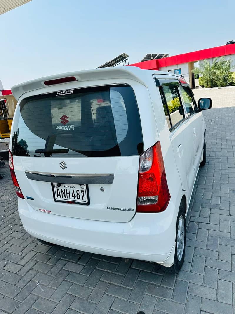 Suzuki WagonR VXL AGS 2023 Bank Leased

                                                            alt=