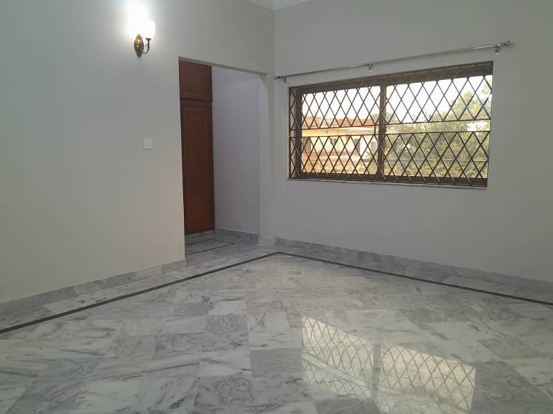 F-11 Beautiful Upper Portion Size 666/Yrds Sp/Gate Independent Portion

                                                            alt=