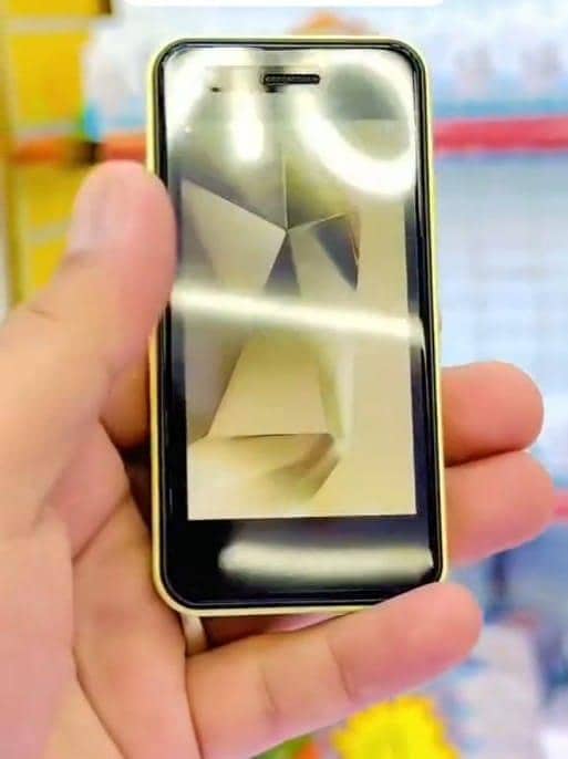 Samsung s25mini

                                                            alt=