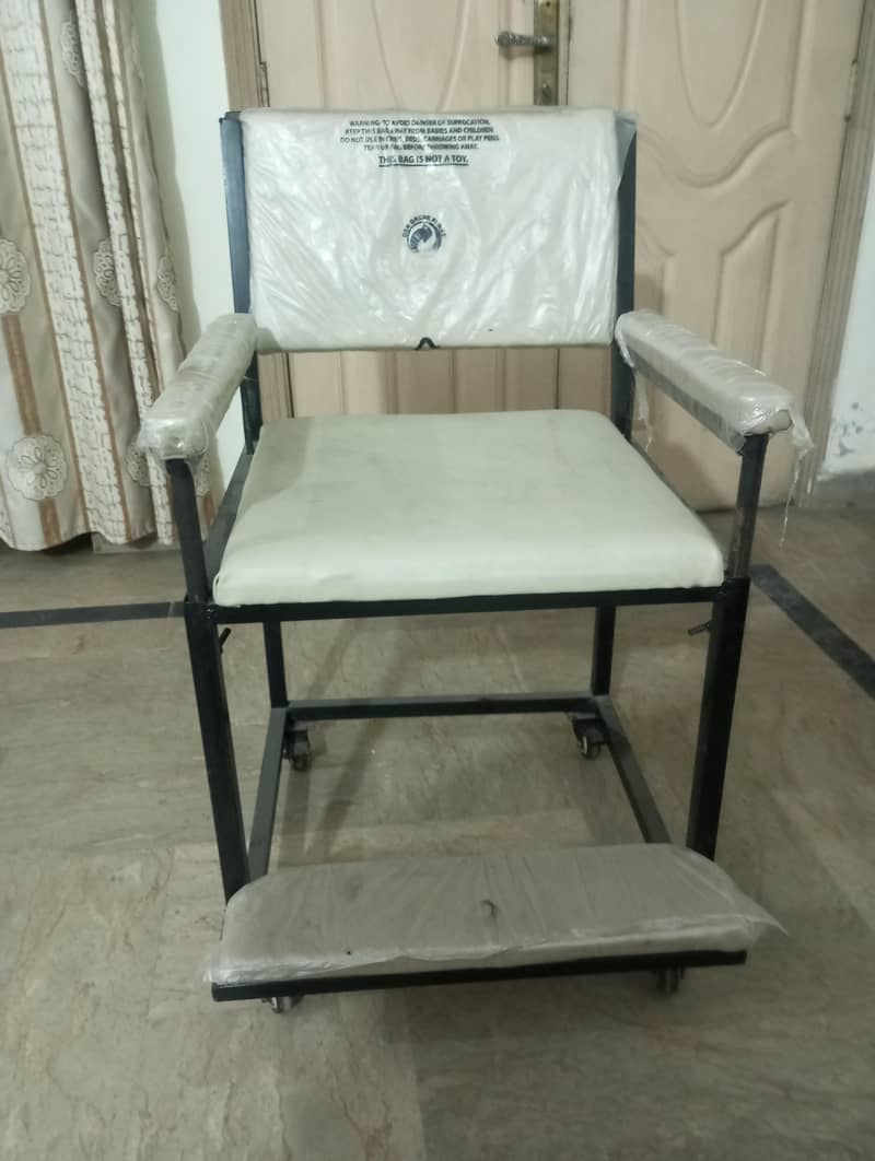 chair for patients

                                                            alt=