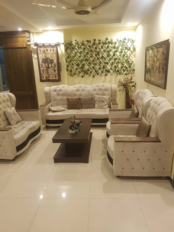 Par Day and short Time full furnish one BeD Room ment Available for rent Bahria Town Phase 6 family apartment

                                                            alt=