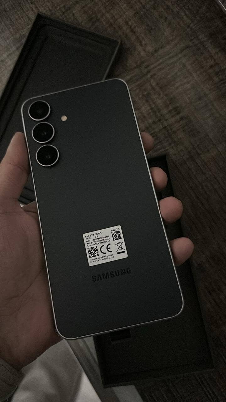 Samsung s25 FE

                                                            alt=