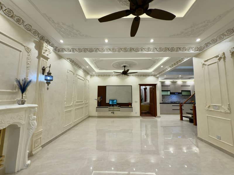 5-Marla Semi Furnished Corner Spanish Villa Near Park For Sale In DHA

                                                            alt=