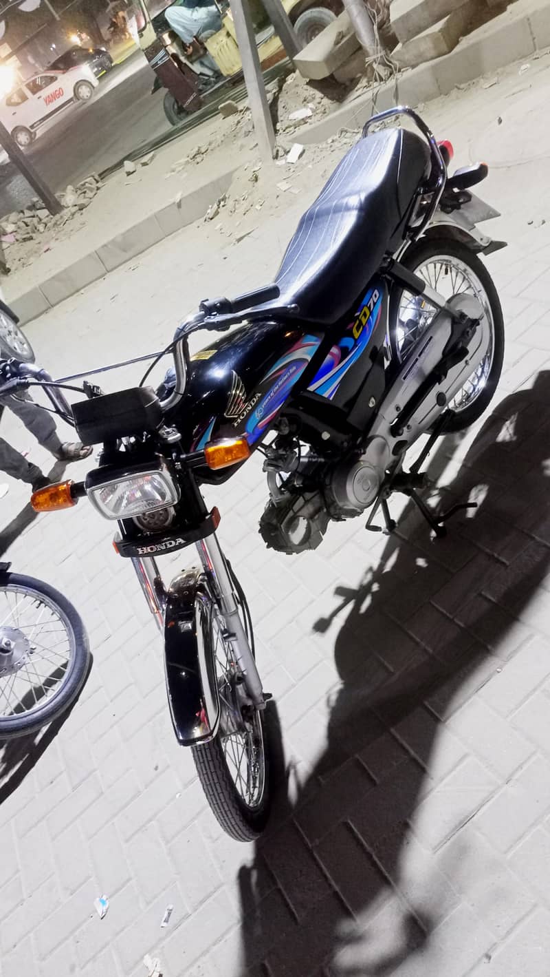 Honda CD-70 2024 9 month model Karachi num 1st owner mint condition

                                                            alt=