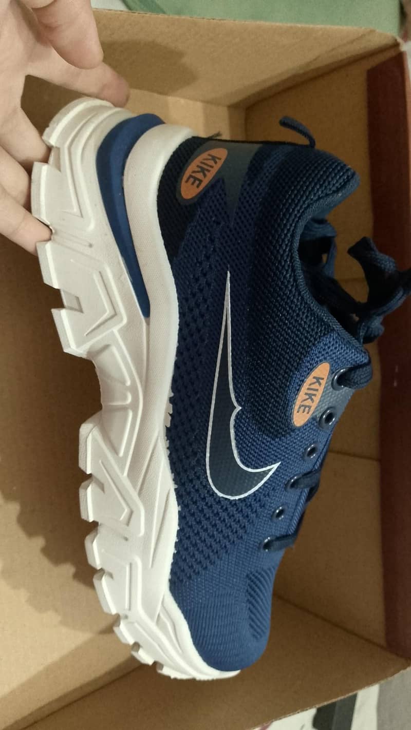 Boys shoes

                                                            alt=