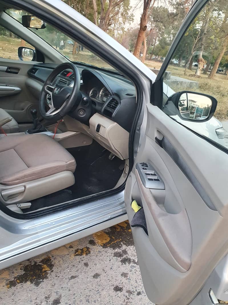 Honda city in mint condition

                                                            alt=