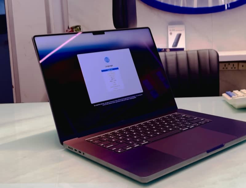 MacBook Pro M3 Pro | 18GB RAM | 512GB SSD | 16-Inch

                                                            alt=