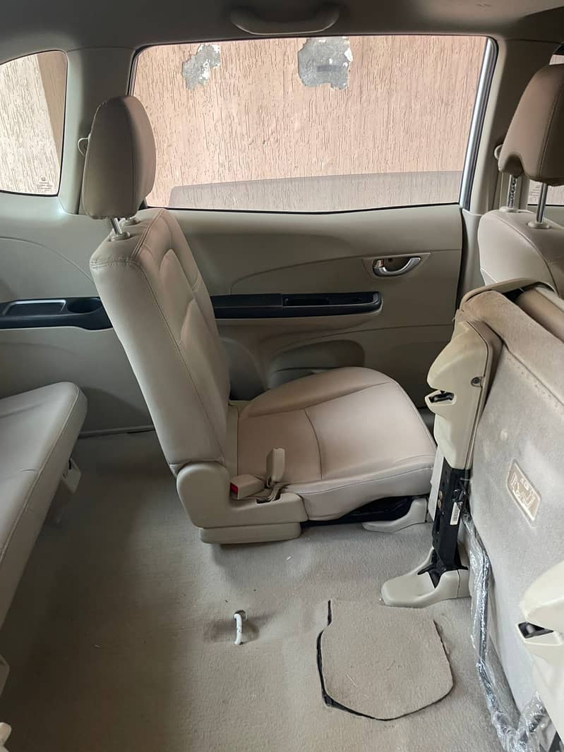 :Honda BR-V i-VTEC S 2018

                                                            alt=