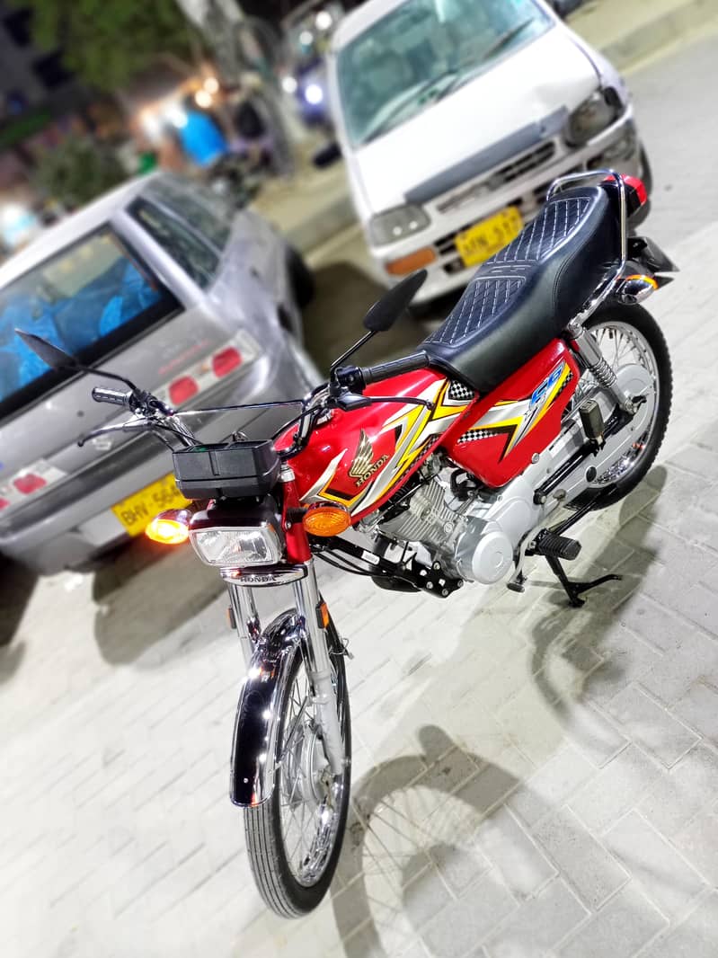 Honda CG 125 2025 model Karachi num 1st owner Brand New condition

                                                            alt=