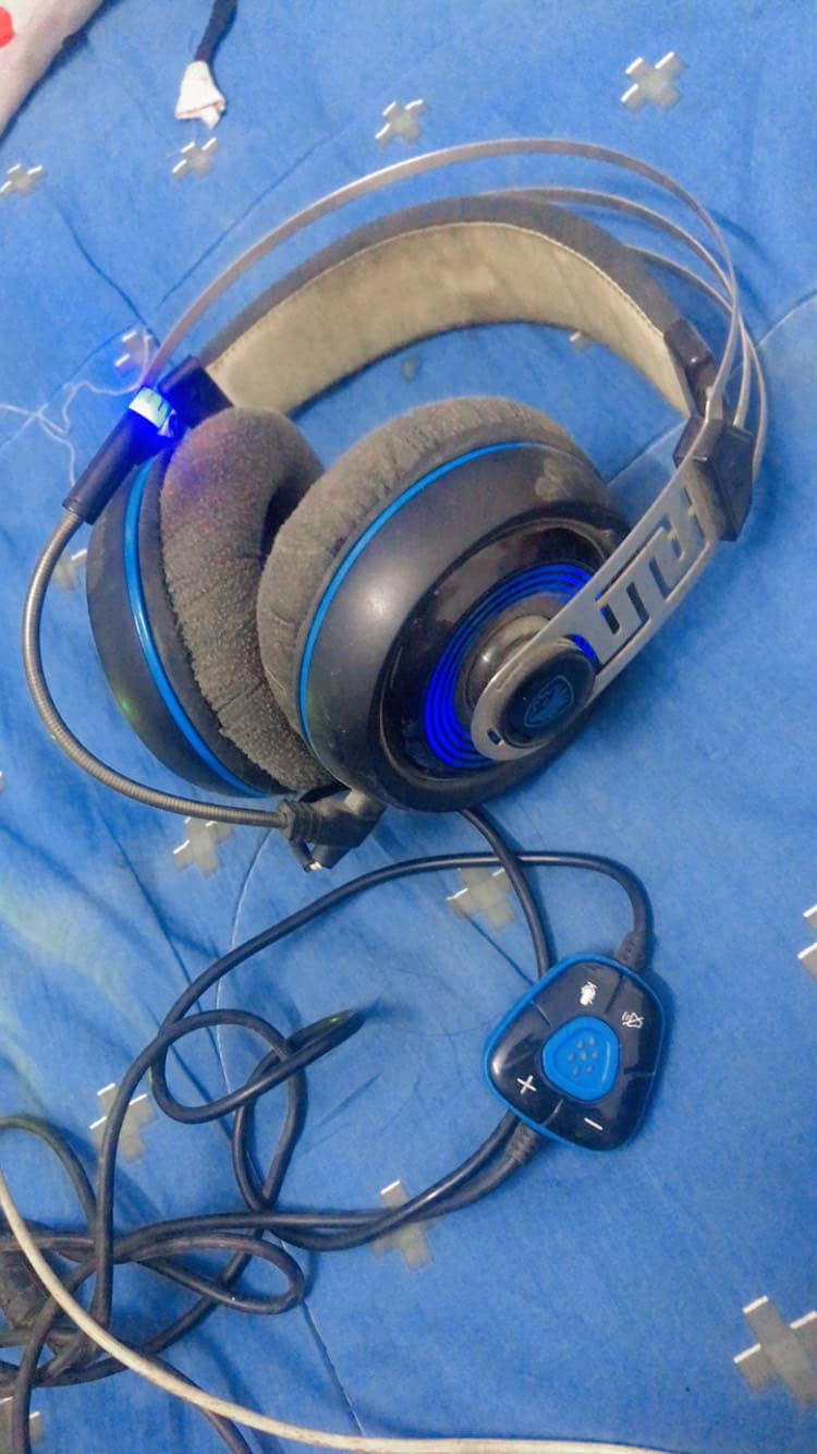 Original sades gaming headphone

                                                            alt=