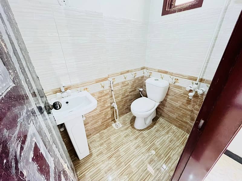 Pure West Open Apartment For Sale In State Bank Society Scheme 33

                                                            alt=