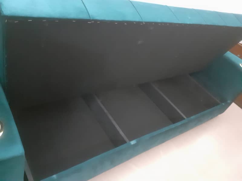 Molty homes sofa kum bed

                                                            alt=