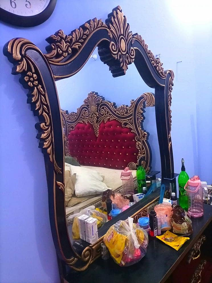 Double Bed Set without mattress sale what's ap number 0306-6669308

                                                            alt=