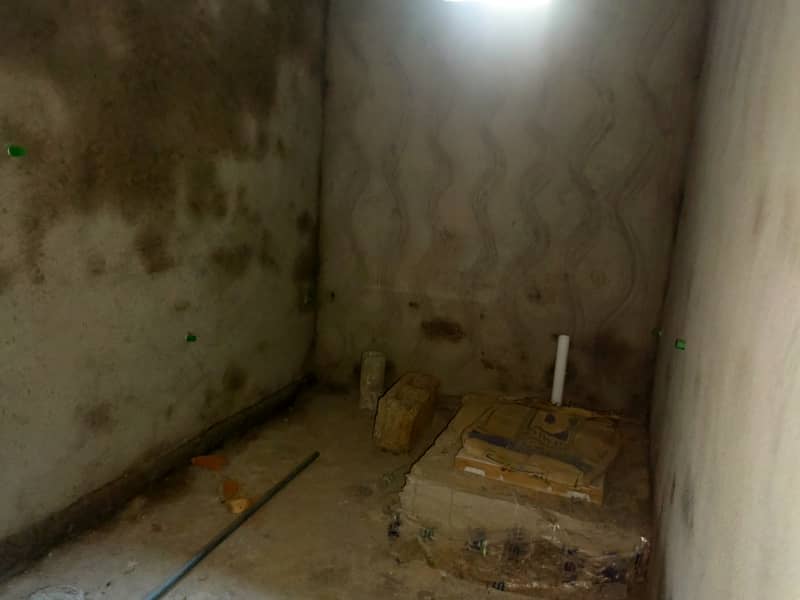 7 Marla Grey Structure House For Sale on Investor Rate in Ali Block Phase 7 Ghauri Town

                                                            alt=