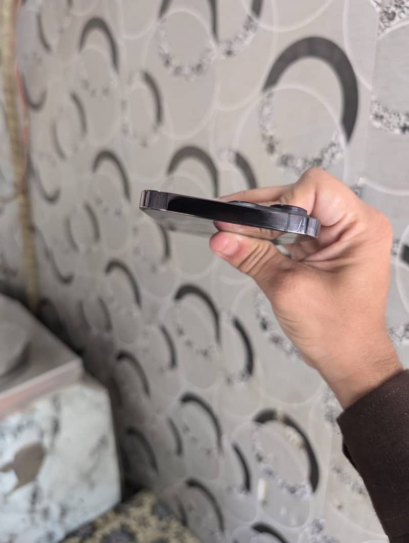 14 pro  max (03325174548)

                                                            alt=