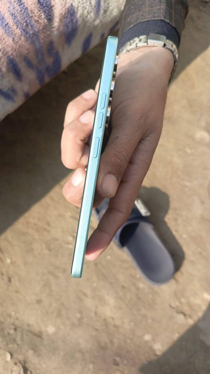 TECNO SPARK 40 PRO

                                                            alt=