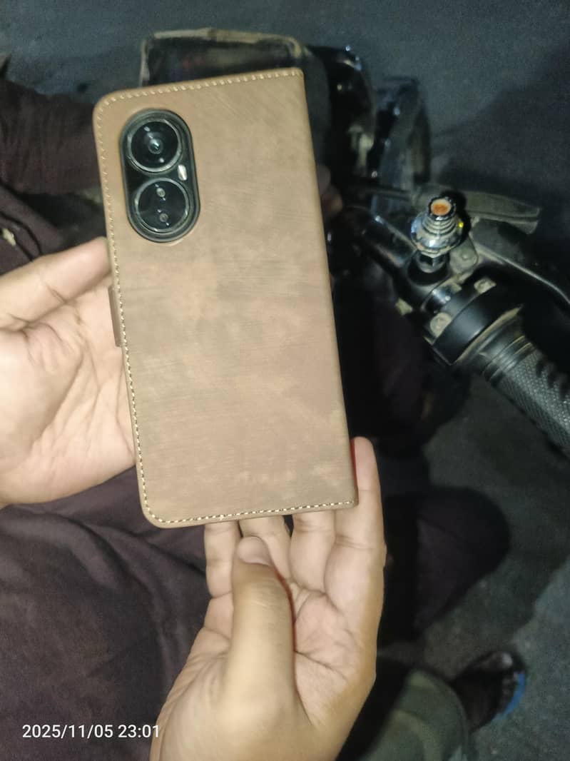 Sparx Edge 20 Pro Back Cover – Premium TPU + Leather Finish

                                                            alt=