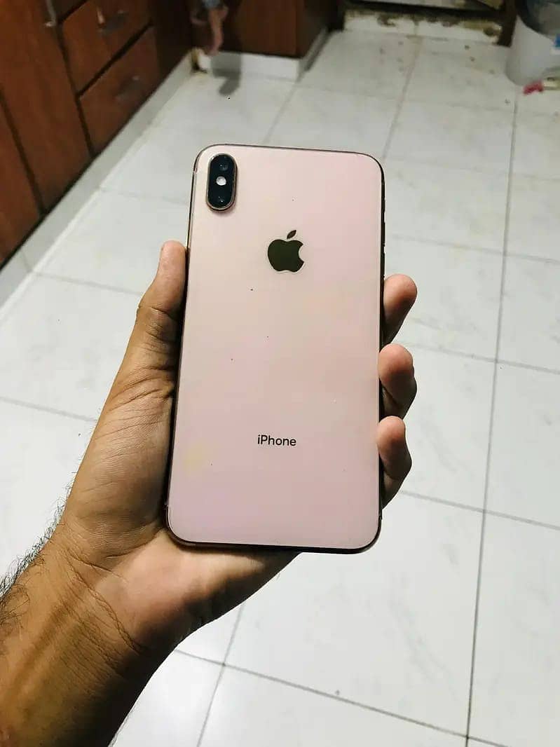 Apple iPhone XS Max

                                                            alt=