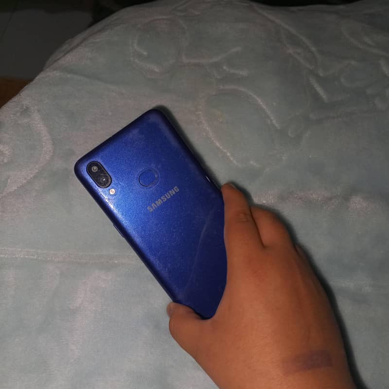 Samsung Galaxy a10s

                                                            alt=