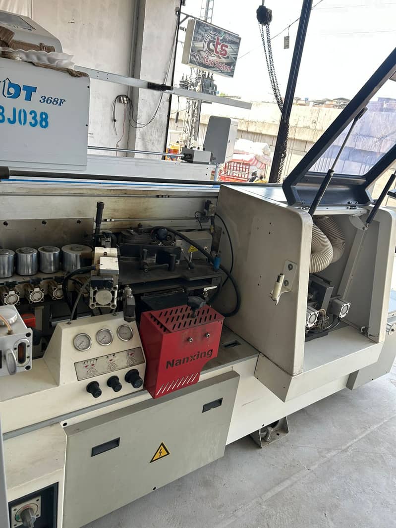 Edge Banding Machine for Furniture Making-Edge banding machine

                                                            alt=