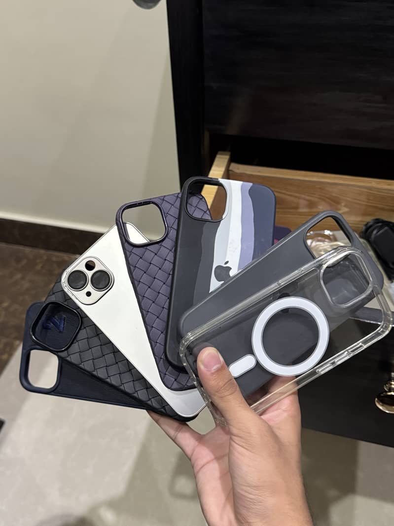 iphone cases at low price (slightly used)

                                                            alt=