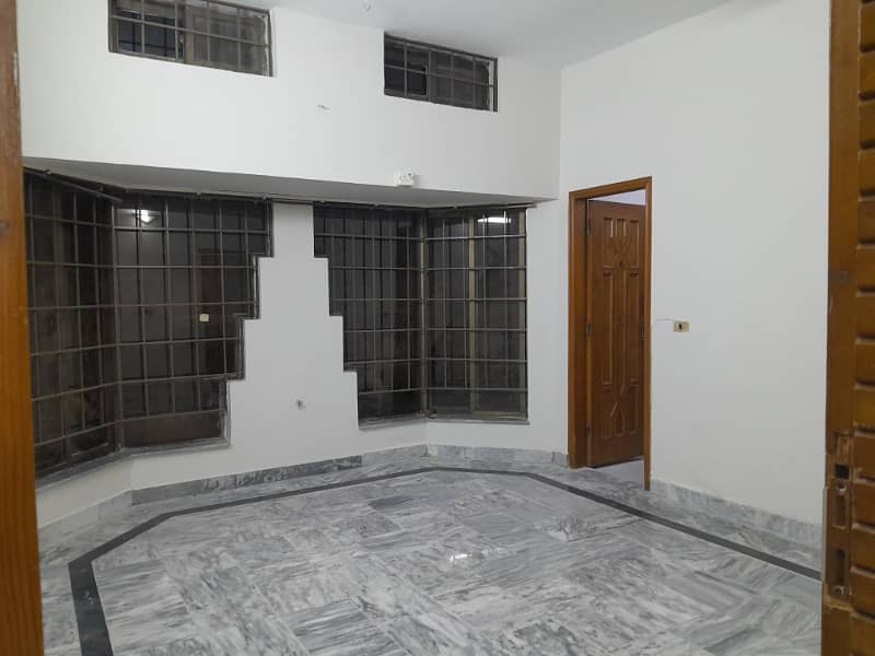 F-11 Beautiful Lower Ground Oen Basement 1/Kanal Size very Reasonable Rent

                                                            alt=