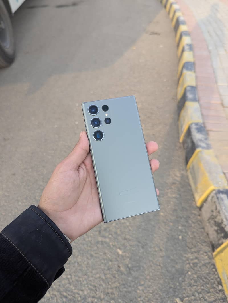 s23ultra 12/256  FU  non pta snapdragon 8 gen 2

                                                            alt=