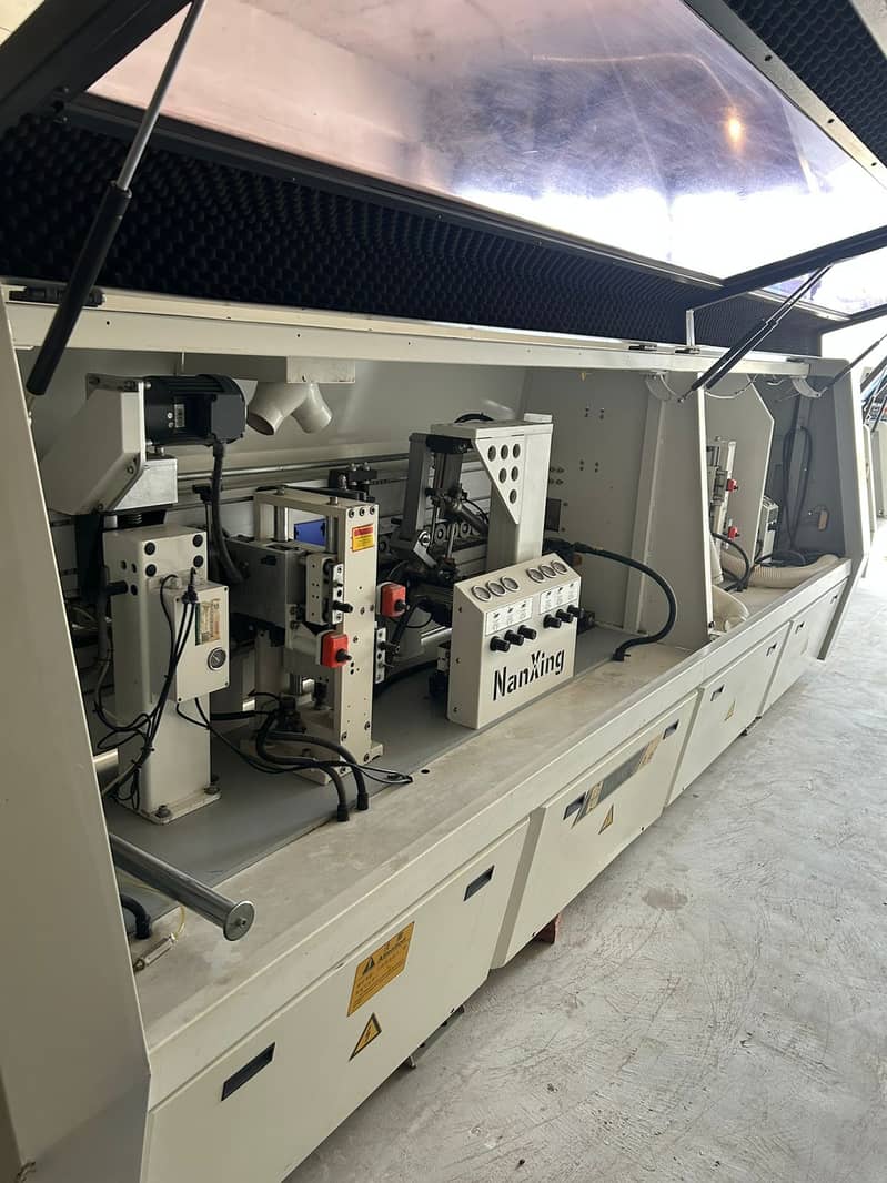 Edge Banding Machine for Furniture Making-Edge banding machine

                                                            alt=