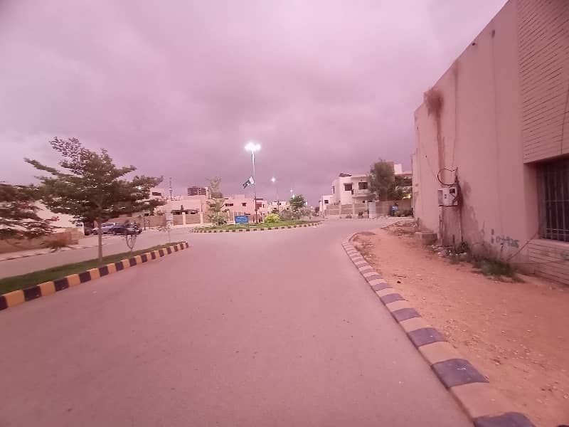 Single Storie House For Sale 120 Yrd

                                                            alt=