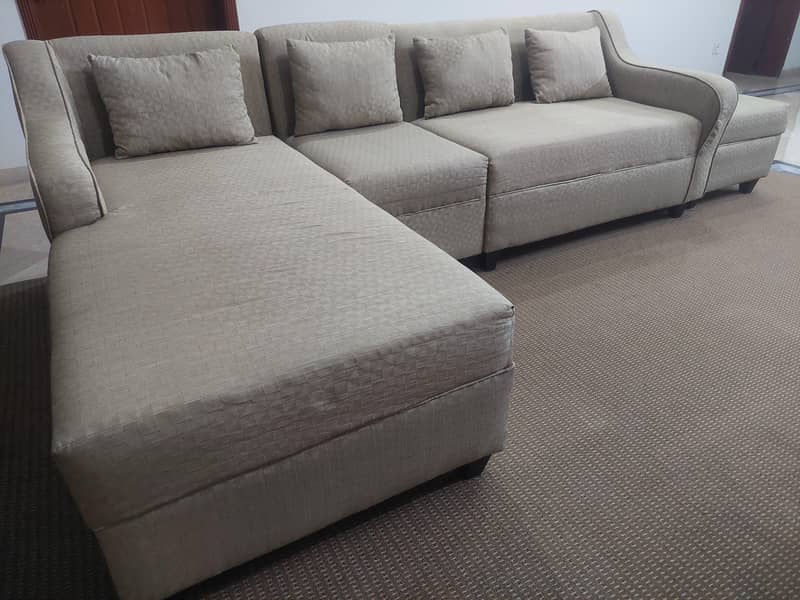 7 seater L-Shaped sofa set

                                                            alt=