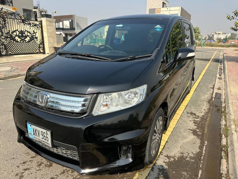 Honda Freed spike 2013/2018 Total original paint

                                                            alt=