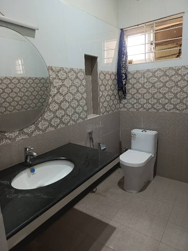 Three Storey House Dha Phase 1

                                                            alt=