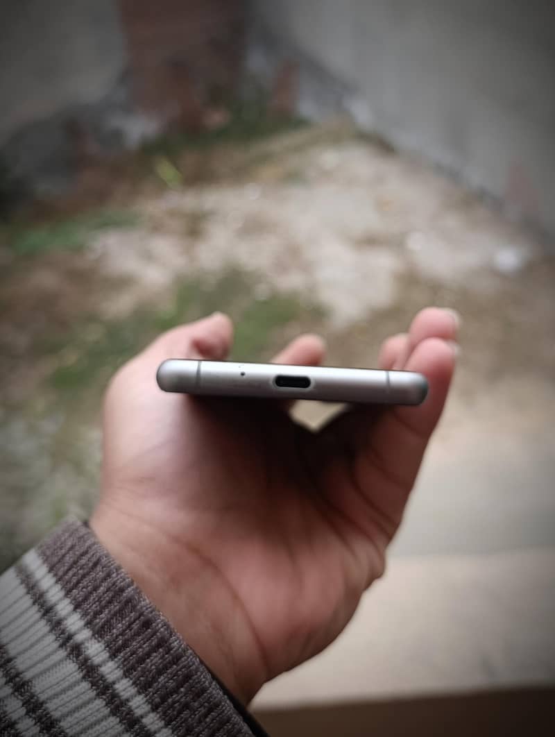 Sony Xperia 5 mark 3 | 8/128 / 5 mark 4 / 1 mark 3 pta or non pta

                                                            alt=