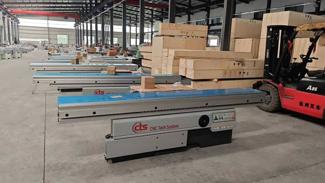 Sliding cutter panal saw 3200 automatic\Wood Sheet Sliding Cutter

                                                            alt=