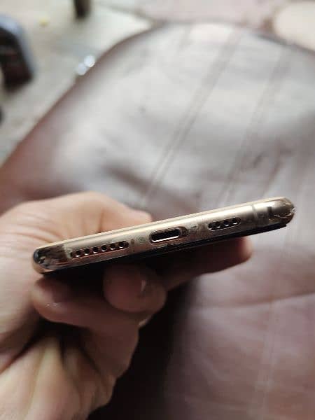 iphone 11 pro max 512 GB

                                                            alt=