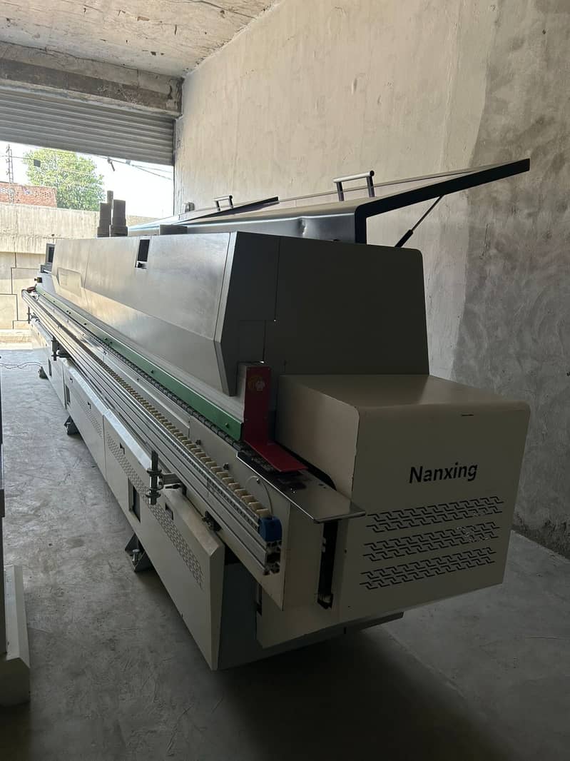 Edge Banding cnc machine/PVC Straight Automatic for funiture

                                                            alt=