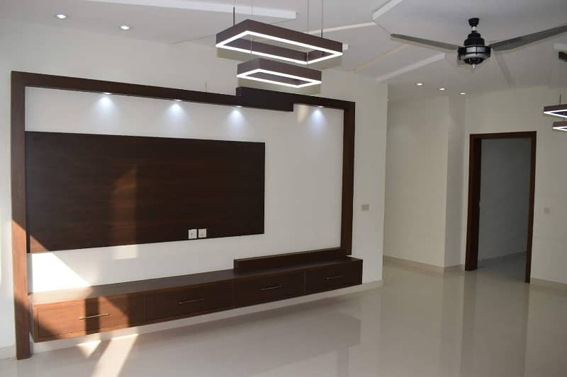 1 Kanal Double Unit House

                                                            alt=