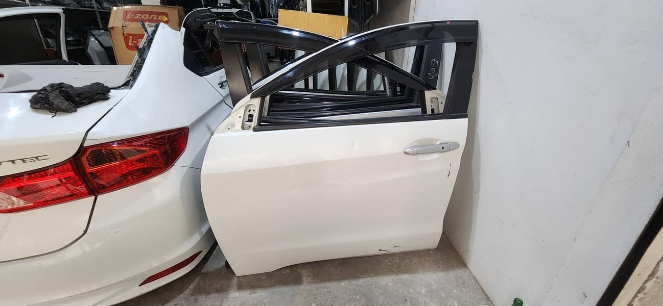 Original Door and Handle Civic/City/Brv/Gm/CHR/Cross/Vezel/HRV/Yaris/

                                                            alt=