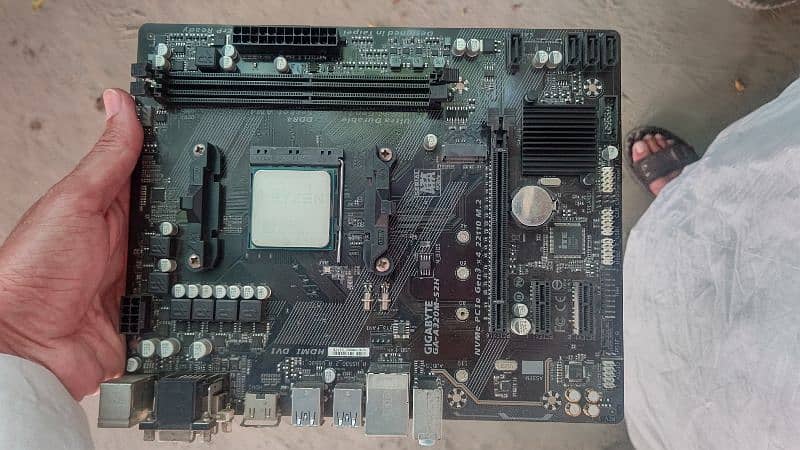 AMD RYZEN 5 2600 & GYAGBYTE A320s MOBO 0303/4331/981 WHATSAPP

                                                            alt=