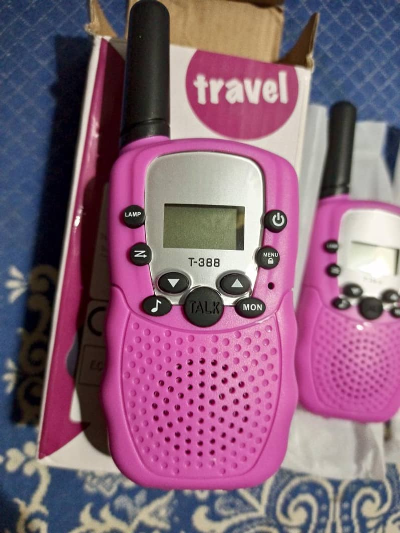 Walkie Talkie Box Pack

                                                            alt=