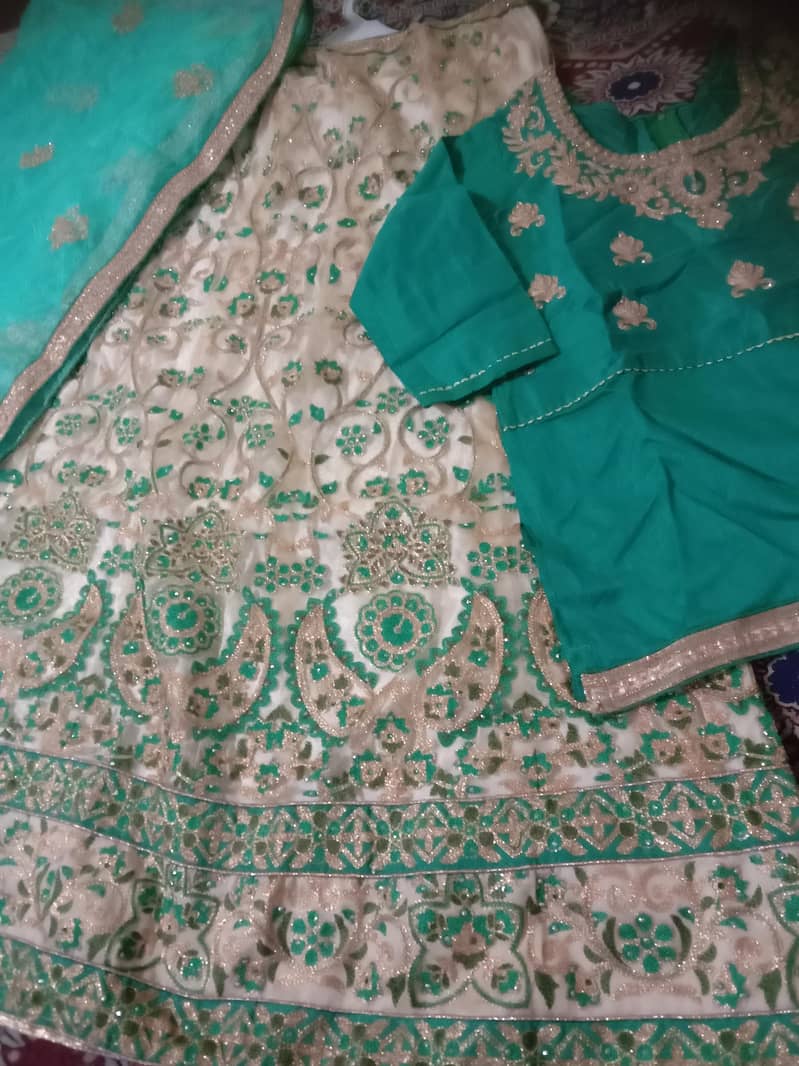 lehnga shart and dupatta

                                                            alt=