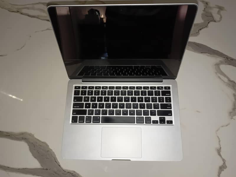 Apple MacBook Pro 2015 – 13" Retina | Core i5 | 8GB RAM

                                                            alt=