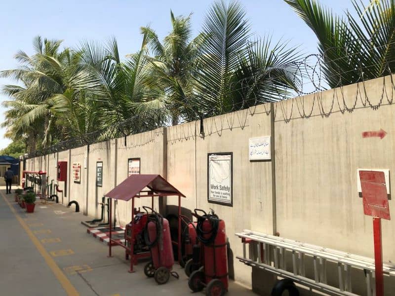 Razor Wire | Barbed Wire | Chain Link | Electric fence

                                                            alt=