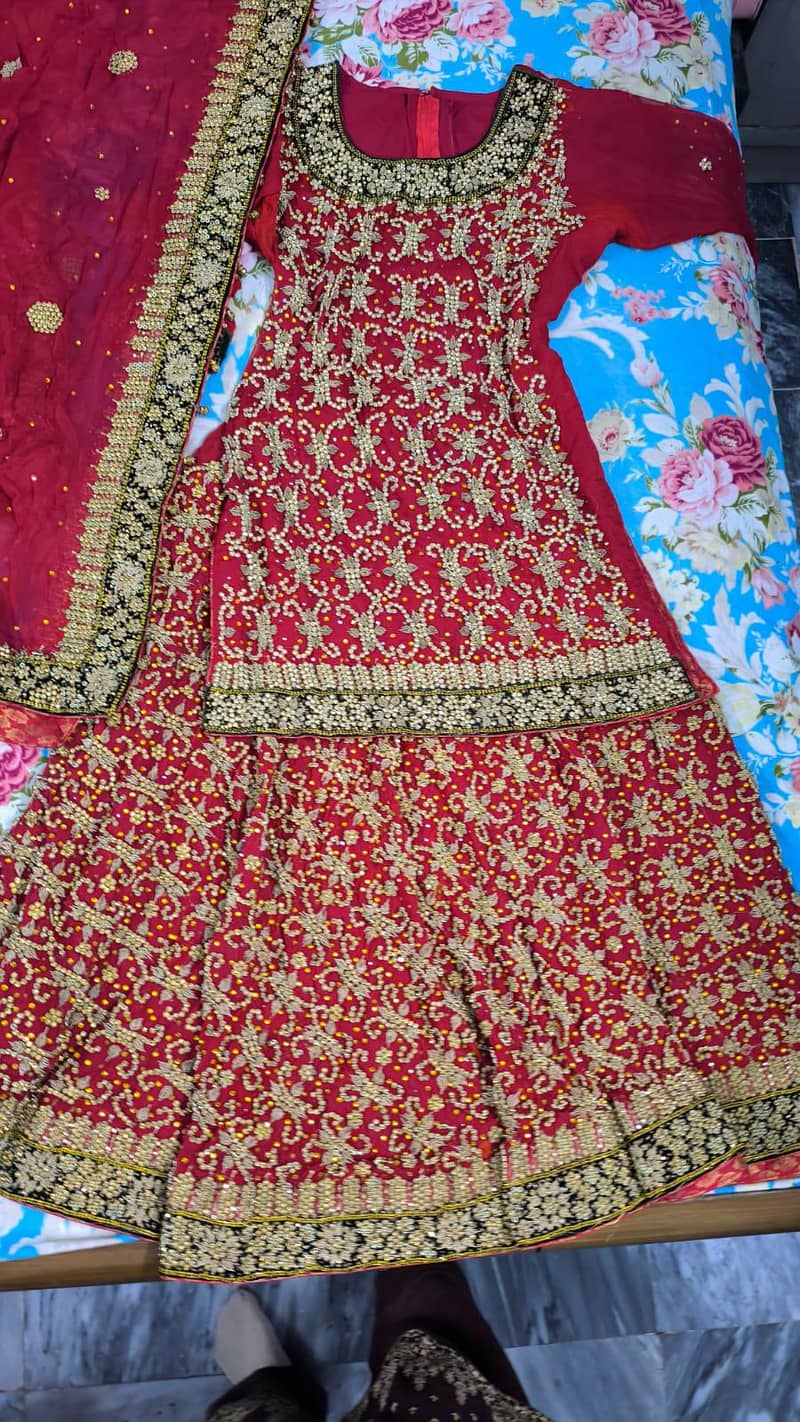 bridal lehnga for sale

                                                            alt=