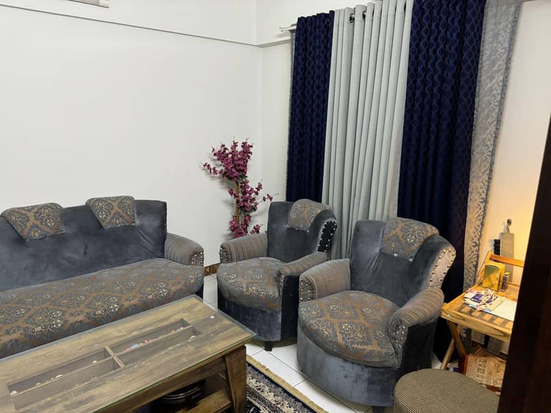 KDA leased 2 Bed DD with American Kitchen Flat in N. Khi for sale

                                                            alt=