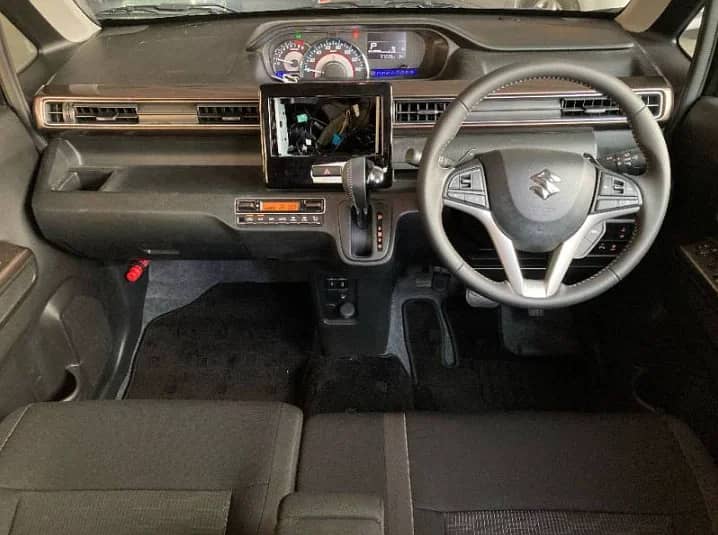 SUZUKI WAGON R HYBRID ZT | MODEL 2023 - GRADE: 4 AUCTION |

                                                            alt=